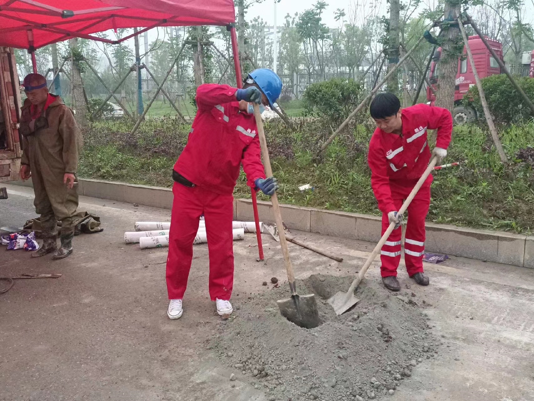 五营管道疏通哪家好】及时进行市政管道清淤